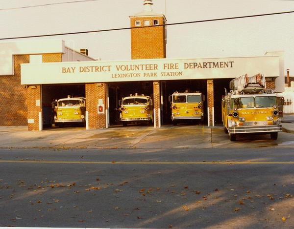 Old Station 3 taken in the fall of 1980 by Jim Kurtz.
L to R: E31-1960 American LaFrance, E32-1967 American LaFrance, E33-1971 Maxim, and TRK3-1975 Imperial